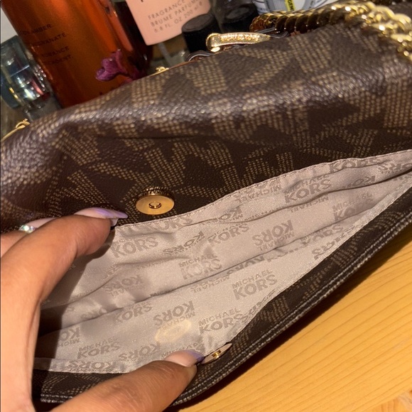 Michael Kors Hamilton Shoulder Bag - Picture 7 of 14